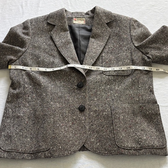 Hand Tailored from Pendleton Tweed Blazer with Two-Button Design 3/4 Sleeves - Picture 9 of 14